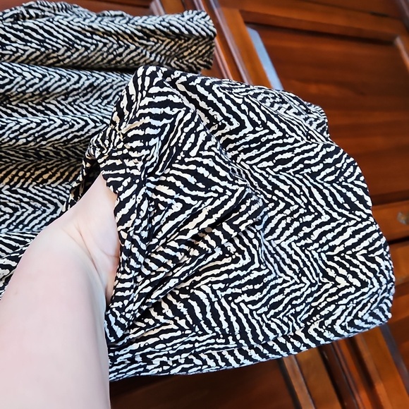 Papillon Black and Tan Patterned Bubble Dress With Pockets, Mini, Sz M - Picture 4 of 9